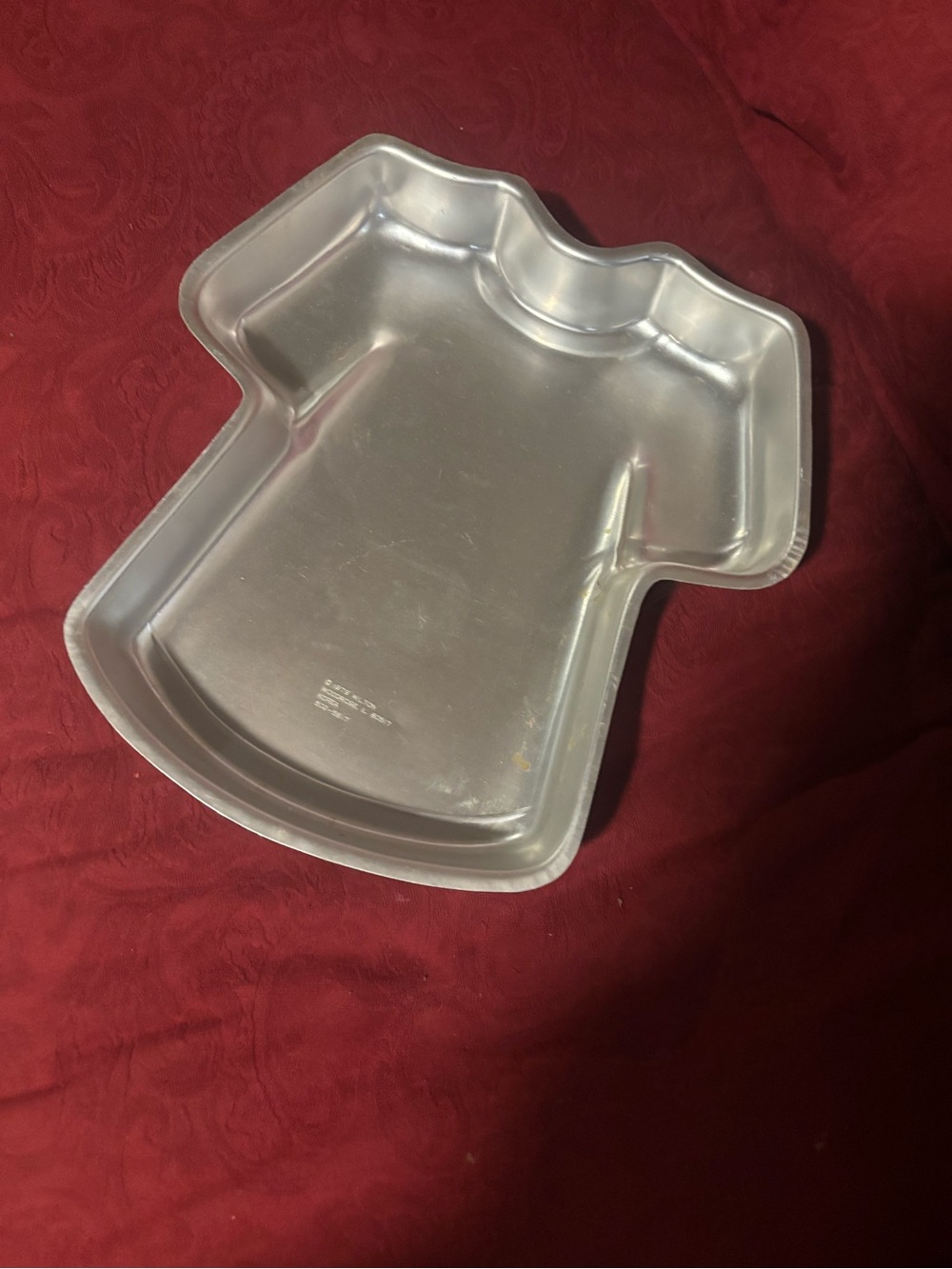 Wilton Silver Jersey-Shaped Cake Pan